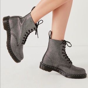 Dr. Martens pascal metallic pebbled boot
